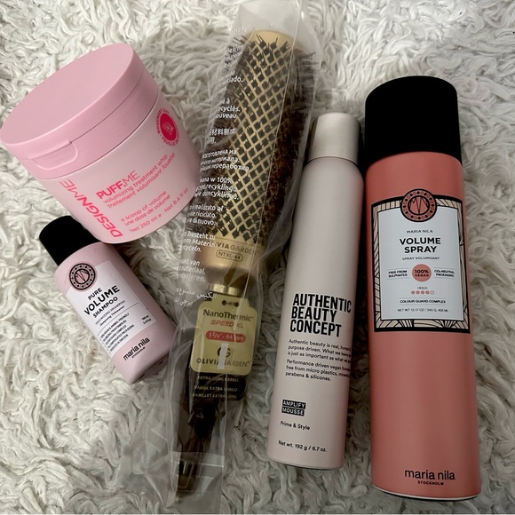 Volume Gift Set. Everything you need to achieve maximum long lasting Volume. - Picture 1 of 3